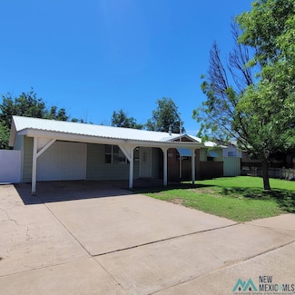 907 S Caminisito St, Roswell, NM 88203