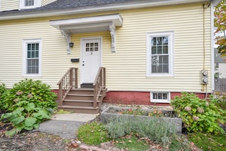 5 Fern Ct, Dover, NH 03820