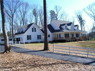 848 Montague Island Rd, Jamaica, VA 23079