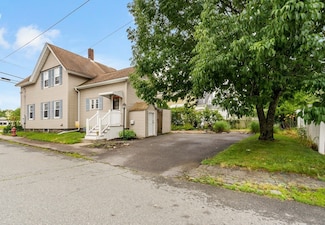 158 School St, Taunton, MA 02780