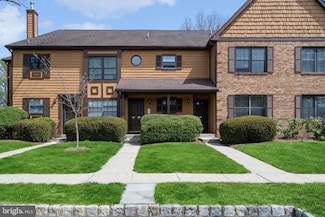 32 Adele Ct, Lawrence Township, NJ 08648