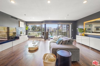 727 S Ardmore Ave Unit 106, Los Angeles, CA 90005