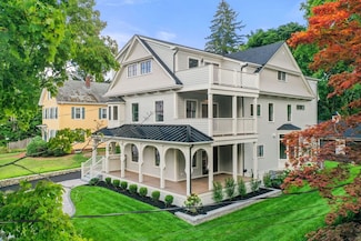 20 Lawrence St Unit 3, Wakefield, MA 01880