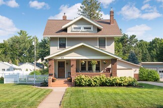 818 Pine St W, Stillwater, MN 55082