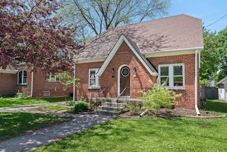 322 S 9th Ave, West Bend, WI 53095
