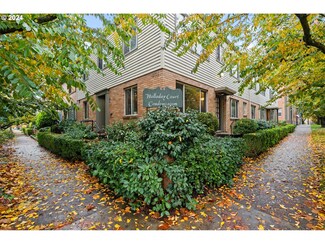 2021 NE Clackamas St Unit 15, Portland, OR 97232