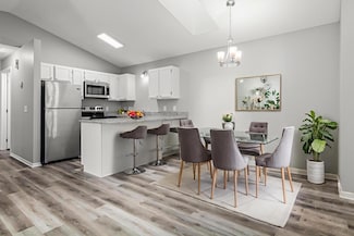 695 Parkside Dr Unit 695H, Saint Paul, MN 55127