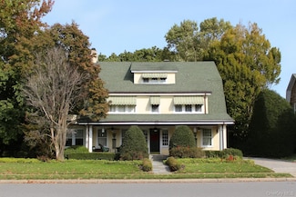 125 Stratford Ave, Garden City, NY 11530