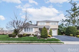 24 Wick Dr, Fords, NJ 08863