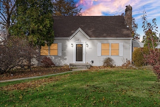 4212 Pinecrest Rd, Rockford, IL 61107