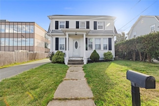 12 Stevens Rd, Cranston, RI 02910