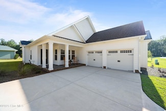 23 Paddington Way, Trent Woods, NC 28562
