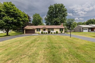 4765 Sawmill Rd, Clarence, NY 14031