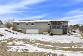 1330 James Cir, Zanesville, OH 43701