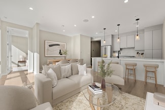 340 W 2nd St Unit 13, Boston, MA 02127