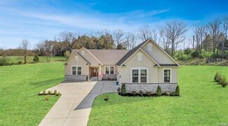 300 Wildberry Ct, Washington, MO 63090