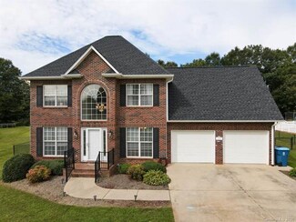 2320 Hounds Way, Hickory, NC 28601