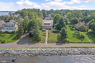 2 River Dr, Annapolis, MD 21403