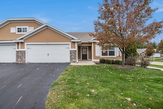 3890 Branagan Ct, Kentwood, MI 49512