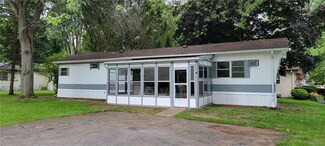 15 Lakewood Village, Medina, NY 14103