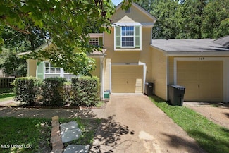 147 Lofty Pine Ln, Clinton, MS 39056