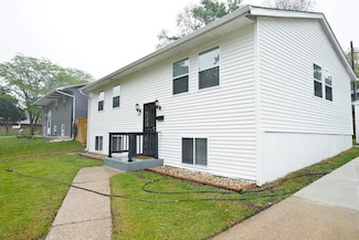 2608 Arthur Ave, Rockford, IL 61101
