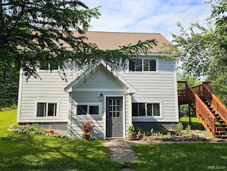 21294 Arcadian St, Hancock, MI 49930