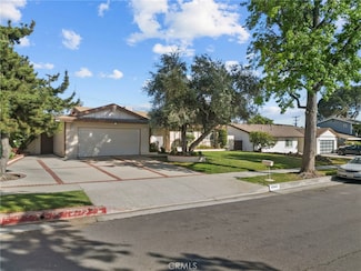 11242 Kamloops St, Sylmar, CA 91342