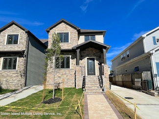 551 Rockaway St, Staten Island, NY 10307