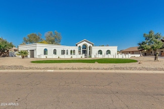 5612 W Misty Willow Ln, Glendale, AZ 85310