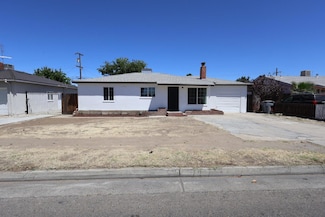 445 Shaw Ave, Clovis, CA 93612