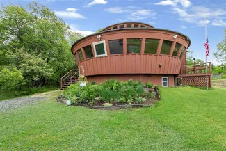 162 Ladd Rd, Stewartstown, NH 03576