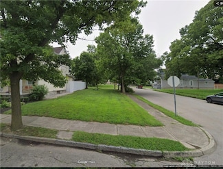 42 Lawn St, Dayton, OH 45405