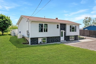 26 University St, Presque Isle, ME 04769