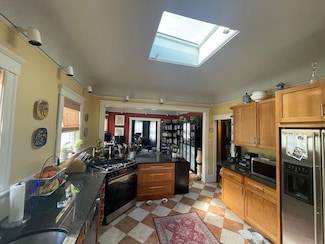 18 Oakland St Unit 3, Cambridge, MA 02139