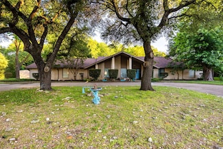 802 Rock Canyon Dr, Duncanville, TX 75137