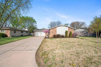 2525 N Welgate Cir, Wichita, KS 67226
