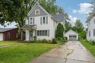 315 E 11th St, Blue Earth, MN 56013