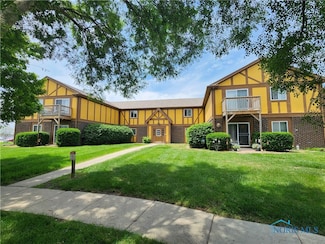 1823 Middlesbrough Ct, Maumee, OH 43537
