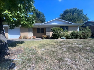 556 NW Hillery St, Burleson, TX 76028