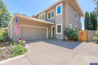 32082 SW Charbonneau Dr, Wilsonville, OR 97070