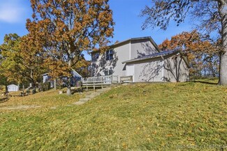 1207 Paradise Ln, Osage Beach, MO 65065