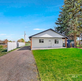624 6th Ave E, Wendell, ID 83355