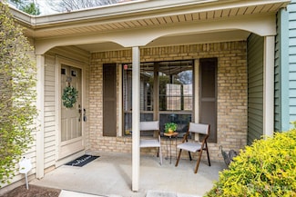 228 Perth Hill Ct, Matawan, NJ 07747