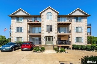 2953 Holiday Ct, Bettendorf, IA 52722