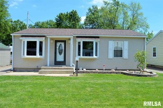 1217 S Zenith Ave, Davenport, IA 52802