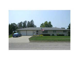1505 D Ave, Vinton, IA 52349