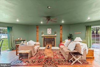 1962 Tollgate Rd, Palm, PA 18070