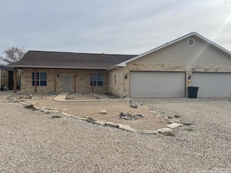 165 Broken Spur Rd, Mountain Home, TX 78058
