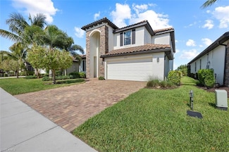 9374 Foxglove Ln, Naples, FL 34120